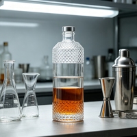 Bouteille de spiritueux vintage en plastique noir mat en forme de cheval de 375 ml avec bouchon en liège pour whisky, vodka, brandy, gin, rhum, tequila, liqueur