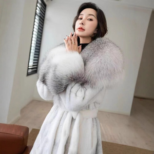 Mantel Bulu Imitasi Wanita Musim Gugur/Dingin 2024 Terbaru, Model Panjang Sampai Lutut, Kerah Bulu Rubah Jahitan Silang, Bulu Imitasi Mewah - Product Image 2