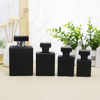 Flacon de parfum en verre noir givré carré avec vaporisateur 20ml 30ml 50ml 100ml, pompe pulvérisatrice, boîte de parfum format voyage