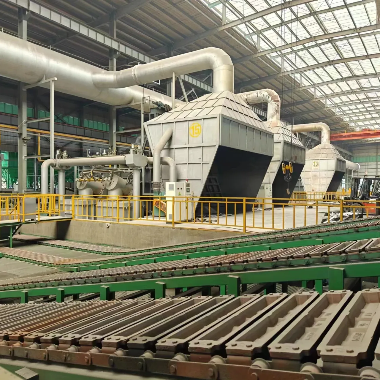 Waste scrap aluminum melting furnace automatic ingot conveyor continuous aluminum ingot production line casting machine