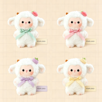 Adorable Peluche Mouton en Coton Biologique, Douce et Moelleuse, avec Robe Rayée Fraise et Joues Rosées, Compagnon de Lit Réconfortant