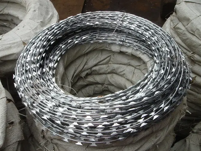 Concertina Coil Razor Wire Concertina Razor Wire Alambre de púas de afeitar galvanizado