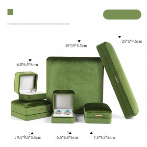 Boîte de rangement pour bijoux en velours de luxe, personnalisée, pour boucles d'oreilles, collier et bracelet - Product Image 5