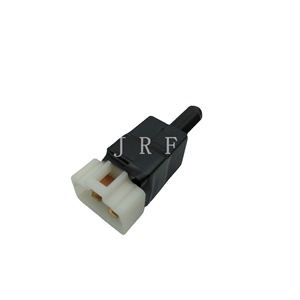 Interruptor de luz de freno Kim Il 84380-2180 para reemplazo y reparación de interruptores automotrices - Product Image 1