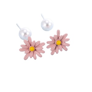 Pequeños pendientes de flores de sol pendientes de gancho de pendientes para niñas - Product Image 4