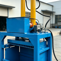 Presse à balles compacteuse verticale hydraulique de 40 tonnes pour le recyclage du carton, des bouteilles PET et des films plastiques