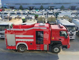 Le nouveau <span class=keywords><strong>camion</strong></span> <span class=keywords><strong>de</strong></span> pompiers à mousse Haowo à quatre roues motrices <span class=keywords><strong>de</strong></span> 5 tonnes, un véhicule doté <span class=keywords><strong>de</strong></span> fonctions <span class=keywords><strong>de</strong></span> sauvetage et <span class=keywords><strong>de</strong></span> réponse aux urgences incendie. - Product Image 3
