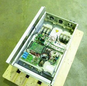 ACS600 ACS60101006 S00C1200901 64097113 3x525-690V 62-87A PLC ตัวควบคุมระบบอัตโนมัติแบบโปรแกรมได้ - Product Image 1