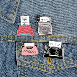 Creatieve Retro Vintage Typemachine Recorder Email Pin Cassetteband Badge Denim Shirt Rugzak Sieraden Cadeau Voor Vrienden