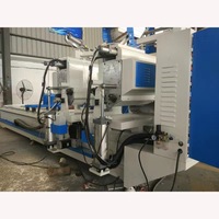 Profilé aluminium-plastique double tête machine de sciage est utilisé pour peut être coupé à n'importe quel Angle aluminium-plastique profils