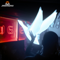 Présentoir de bouteille de vodka en acrylique personnalisé LiqVis en forme d'oie, avec logo, blanc et gris, avec LED, pour la publicité dans les boîtes de nuit et les fêtes