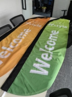 Drapeaux publicitaires personnalisés en polyester pour entreprises, utilisation promotionnelle en extérieur, bannières personnalisées double/simple face