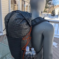Sac à dos de randonnée léger et imperméable 50L avec fermeture à boucle, idéal pour le camping et les voyages en extérieur, personnalisable OEM