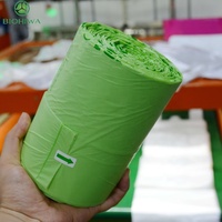 Sac poubelle biodégradable compostable de couleur noire/verte respectueux de l'environnement sur rouleau Fournisseur de sacs poubelle