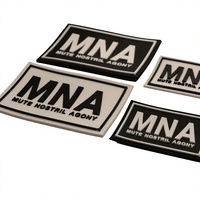 Écusson rectangulaire personnalisé fait main haut de gamme avec logo 3D en strass en forme de cœur, à coudre, en PVC souple et caoutchouc de silicone pour vêtements et chapeaux