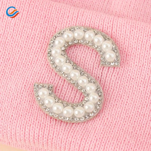 Patchs en tissu 3D faits main avec lettres A-Z en perles et strass, pour vêtements décontractés pour enfants et femmes, et pour le ski - Product Image 3