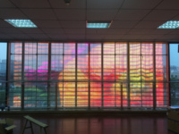 Pantalla LED Transparente GOB para Centros Comerciales, Valla de Vidrio, Panel de Visualización Publicitaria Comercial de Larga Duración
