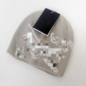 Nouvelle collection automne-hiver 2026 Xunge – Bonnet en laine imprimé numérique chaud et polyvalent, motif maison d'oiseaux, en stock - Product Image 5