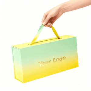 Cajas de Regalo Magnéticas Plegables de Lujo al por Mayor con Logotipo en Relieve con Lámina Dorada UV y Asa para <span class=keywords><strong>Ropa</strong></span>, Calcetines y Marcas de Piel - Product Image 2