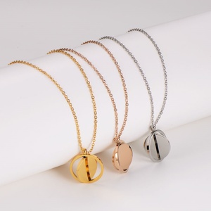 Collar Largo con Colgante Giratorio de Acero Inoxidable, Chapado en Oro Real de 18K con PVD, Antideslustre, para Hombre y Mujer - Product Image 2