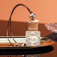 Bouteilles d'huile essentielle en verre transparent de 6ml 10ml avec diffuseur de roseau de parfum à bouchon à vis pour parfum de désodorisant de voiture suspendu