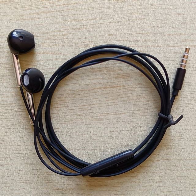 Advanced Technology Wholesale Price Earphone Wired Headphone