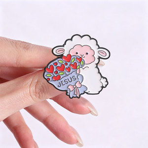 Broche en métal Kawaii Faith, motif agneau et bouquet de cœurs, pour collection de cadeaux pour croyants - Product Image 2