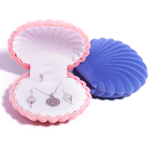 Cajas de Joyería de Terciopelo Blanco Pequeñas, Ecológicas, con Forma de Concha, Impresas Personalizadas con Logotipo - Product Image 3