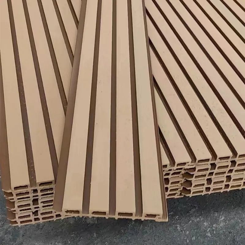 आउटडोर लकड़ी प्लास्टिक मिश्रित रियल एस्टेट पीवीसी बांस ग्रे दीवार पैनल डब्ल्यूपीसी बाहरी क्लैडिंग आपूर्तिकर्ता टिकाऊ वॉटरप्रूफ साइडिंग