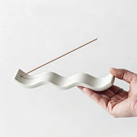 Porte-encens créatif en céramique mate ondulée, brûleur d'encens moderne en forme de vague pour la décoration de table à la maison