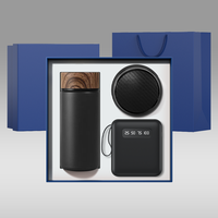Individuelles Logo 3-teiliges Tech-Geschenkset mit Reise-Thermobecher, tragbarem Bluetooth-Lautsprecher und Powerbank mit Digitalanzeige