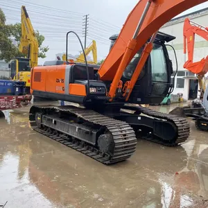 Équipement de construction Hitachi d'occasion ZX210, excavatrice sur chenilles moyenne, poids opérationnel de 6 tonnes, capacité de la benne de 3 m³, ISUZU - Product Image 3