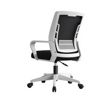 Chaise de bureau ergonomique exécutive entièrement en maille, réglable et pivotante, à prix abordable pour le télétravail