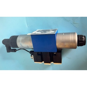 Vanne proportionnelle Rexroth 4WREE10V1-75-2X/G24 à quatre voies, 315 bars, 100 L/min, vanne de commande hydraulique - Product Image 4