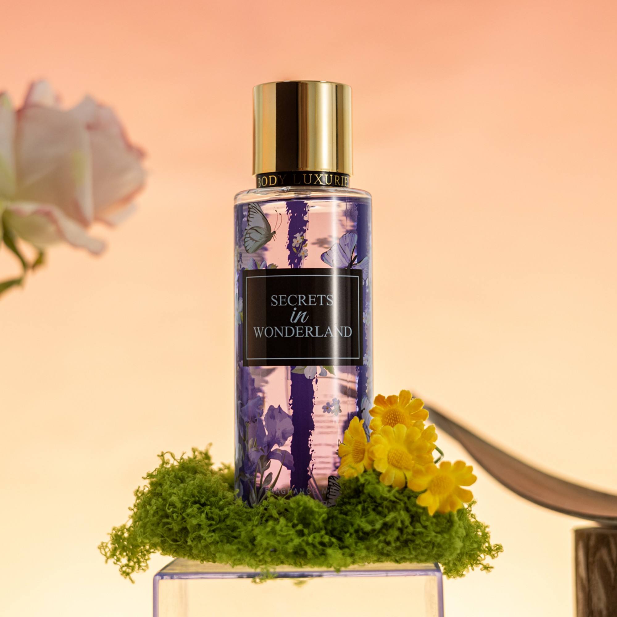 SECRETS IN WONDERLAND