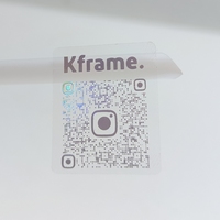 Petit MOQ, autocollants personnalisés imperméables et transparents avec code QR, autocollants holographiques argentés transparents au laser, étiquettes d'emballage
