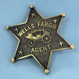 <span class=keywords><strong>Distintivo</strong></span> a Stella Pentacolare Personalizzato all'Ingrosso, Spilla Personalizzata 3D in Metallo Placcato Oro - Product Image 1