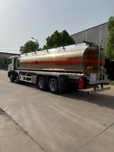Camión <span class=keywords><strong>Cisterna</strong></span> de Combustible SINOTRUK HOWO 8x4, 30000L, 400HP, Diésel, para Exportación - Product Image 6