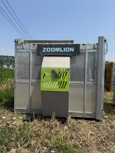 Elevador de Construcción Tipo Mástil SC200 Usado, ZOOMLION/JINGLONG/TW, Capacidad de Carga de 2 Toneladas, Mástil Galvanizado, Elevación Hidráulica, Altura Máxima de 500M - Product Image 4