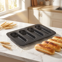 Moule à baguettes perforé 4 cavités en acier carbone antiadhésif pour pains à hot-dogs, pains faits maison et sandwichs