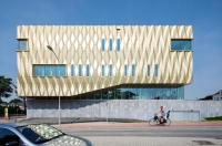 Panneau en aluminium 3D sur mesure pour hôtels et aéroports de luxe |   Classe A Ignifuge |   Garantie de revêtement PVDF de 20 ans