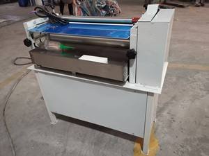 Machine de revêtement à rouleaux de colle thermofusible automatique simple face Nataly Electric pour boîtes de boissons en papier, épaisseur 0,03-0,1 mm - Product Image 4