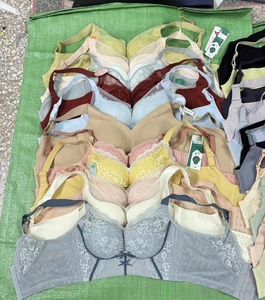Soutien-gorge sans couture pour adolescentes avec coussinets amovibles et bretelles convertibles Sous-vêtements pour écolières de quatre tailles Soutien-gorge imprimé doux pour femmes - Product Image 5