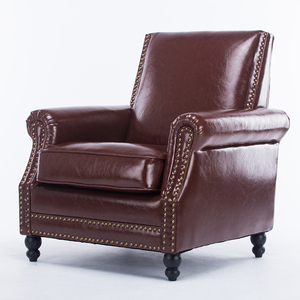 <span class=keywords><strong>Fauteuil</strong></span> d'appoint vintage en similicuir avec garniture cloutée, <span class=keywords><strong>fauteuil</strong></span> classique à accoudoirs roulés et pieds en bois massif - Product Image 2