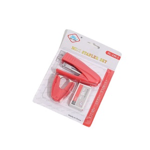Los fabricantes suministran directamente <span class=keywords><strong>la</strong></span> grapadora pequeña y el removedor de grapas 10 grapas Oficina Escuela Papelería Mini Staper Set - Product Image 5