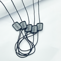 LEADER Chaîne d'étiquettes volantes en plastique avec logo en relief écologique de luxe personnalisé pour vêtement