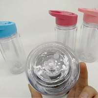Nouvelle arrivée 10oz boule à neige en plastique à double paroi bouteille d'eau pour enfants livrée avec trou pré-percé et bouchons