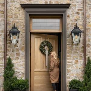 Lanterne murale d'extérieur Db, finition noire, panneaux en verre transparent, résistante aux intempéries, luminaire extérieur vintage, 110 240V - Product Image 6