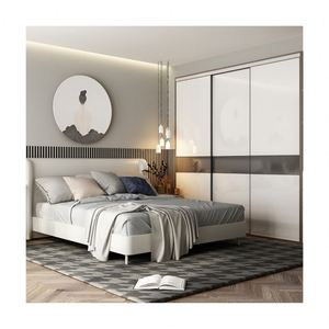 Armoire-penderie sur mesure YALIG avec porte coulissante automatique italienne ouverte - Product Image 1