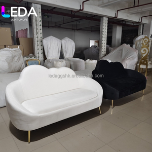 Sofá de terciopelo blanco estilo nube LEDA Luxury Style para decoración del hogar, silla para novios, sofá para bodas. - Product Image 2